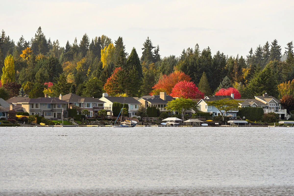 Lakefront homes in Lake Stevens, WA