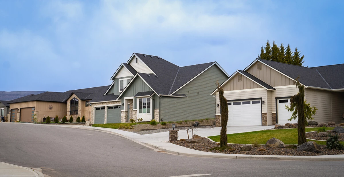 Three homes in a row in South Hill, WA